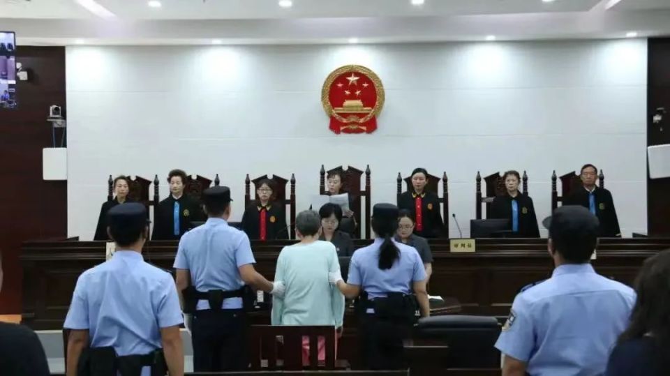 人贩子余华英重审二审被判死刑